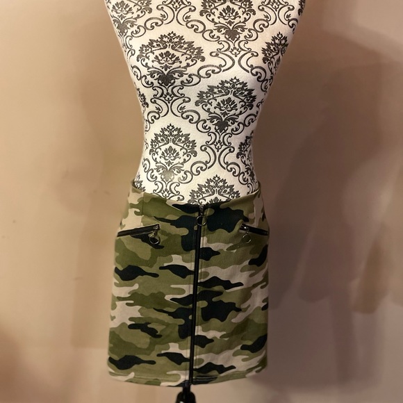 Camo zipper pencil skirt - Picture 3 of 5
